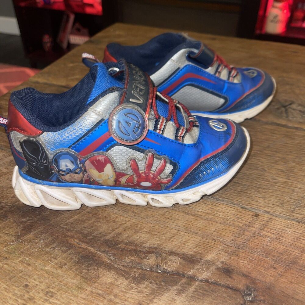 Marvel Avengers Shoes Size 12 - No Lace - Low Top  Light Up Sneakers Multicolor